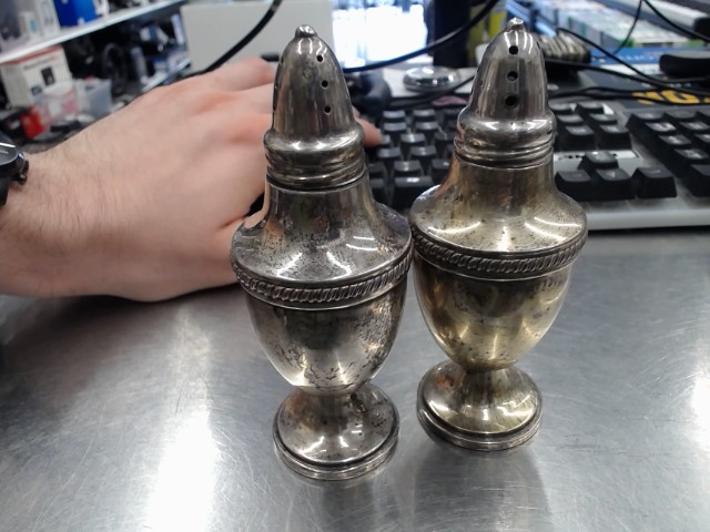 Salt and pepper shaker argent sterling