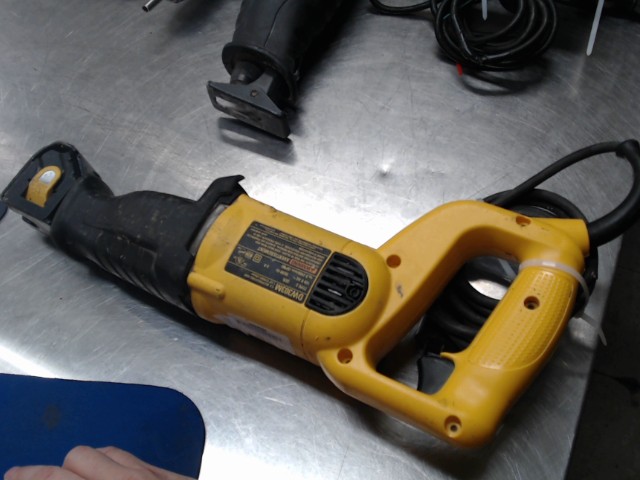 Sawzall electrique dewalt