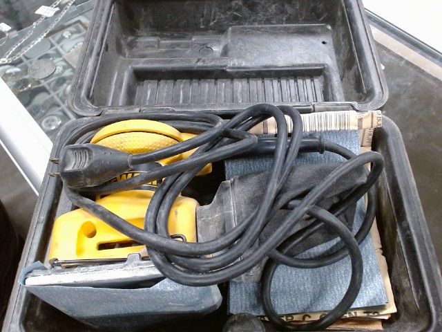Dewalt sableuse with box