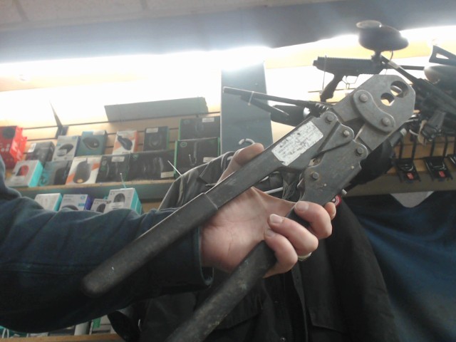 Pex crimp tool