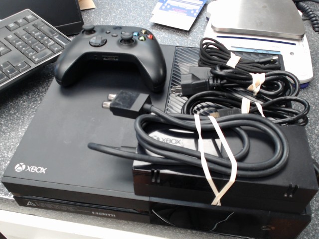 Xbox one+acc+fils +2 manette