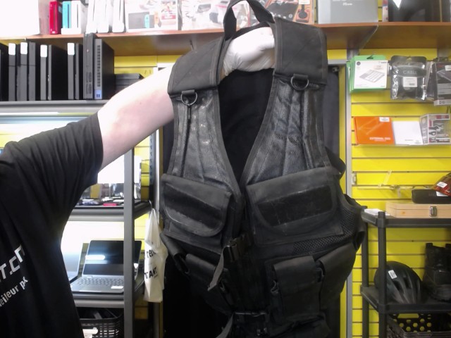 Veste tactique avec drop leg holster