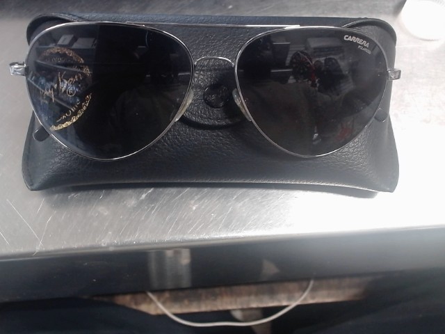 Paire de lunette de soleil