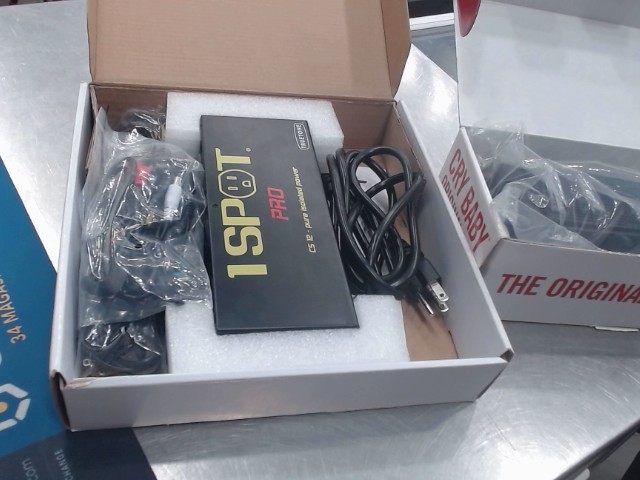 1spot pro +cables+boite