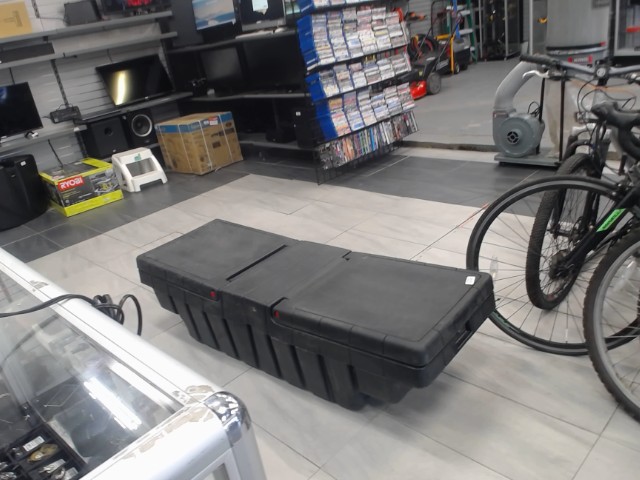 Coffre a outil pour camion