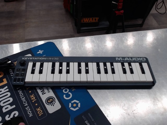 Key station mini 32+fil