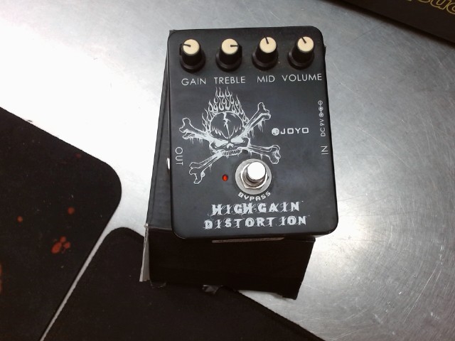 Pedal high gain distortion