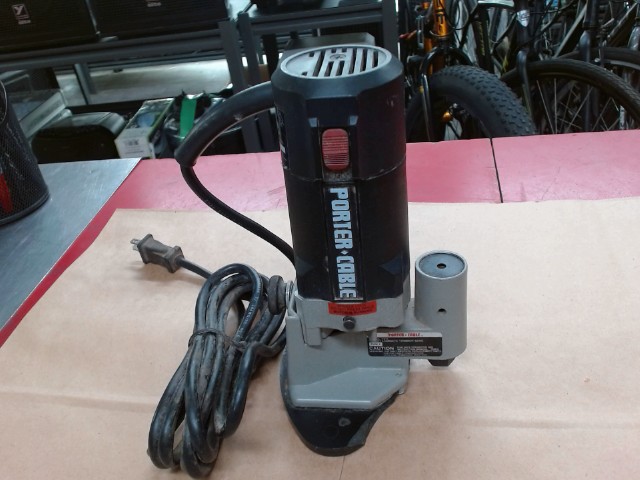 Laminate trimmer offset base