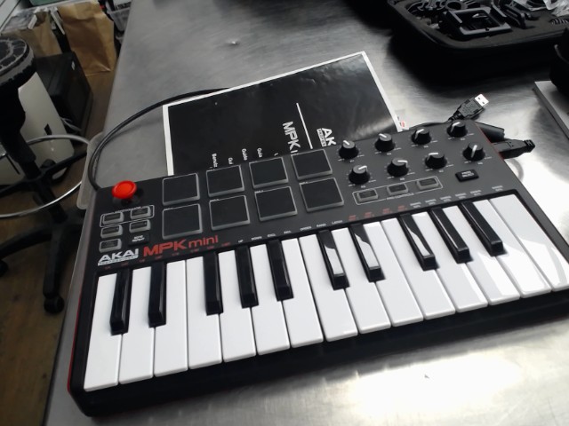 Mini piano a multi-efect