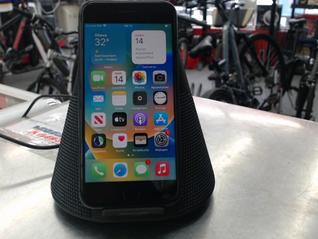 Iphone 8 64gb scratch screen 80% batt