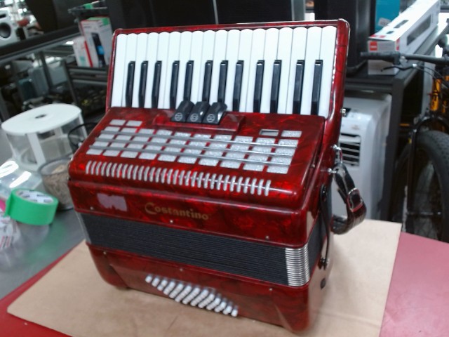 Accordeon rouge