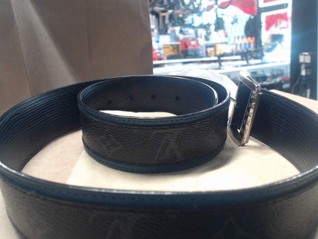 Lv belt rouge