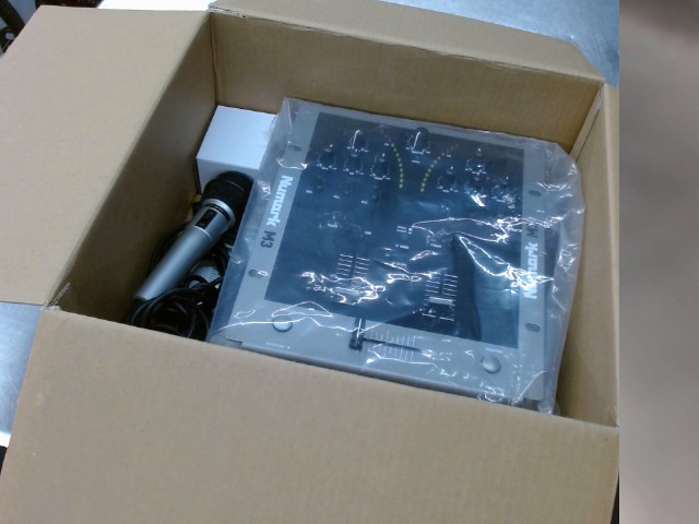 Table dj numark m3