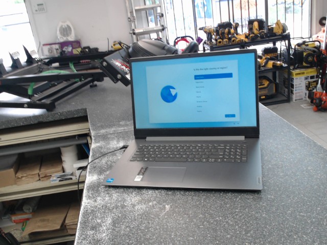 Laptop i3-11th gen/256ssd/8gbram+chrg