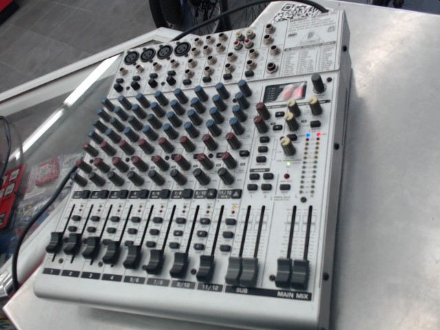 Behringer eurorack mixeur