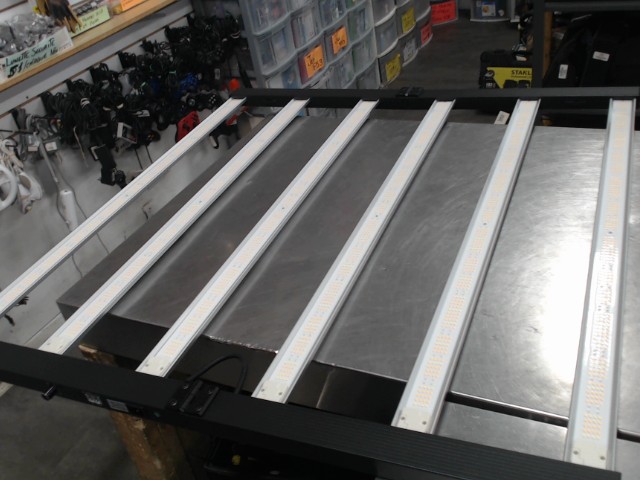 Panneau led 6 parrois(neuf)