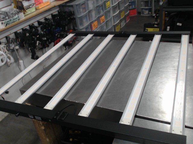 Panneau led 6 parrois(neuf)