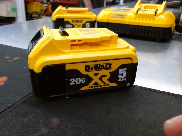 Batterie dewalt 5ah bon etats 2022