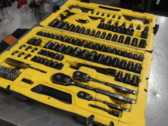 Kit de ratchet stanley 183morceaux