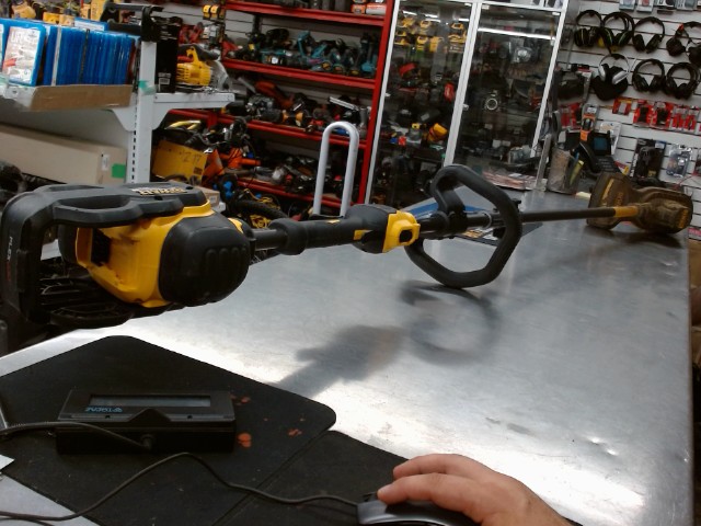 Weed eater dewa;t dcst920 a batterie