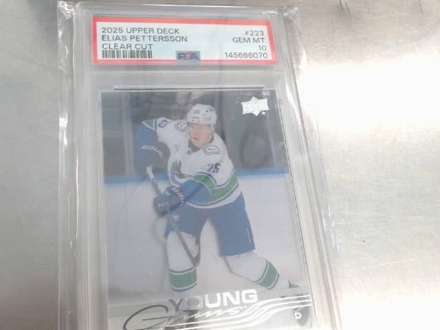 Elias pettersson yg clearcut psa 10