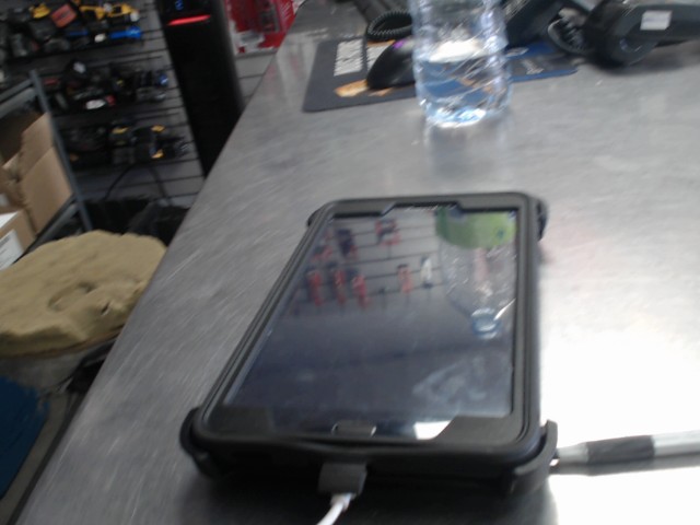 Tablette samsung noir avec case