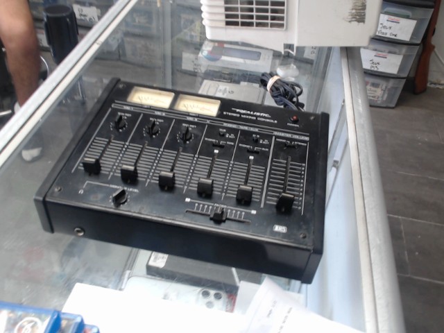 Realistic mixing console