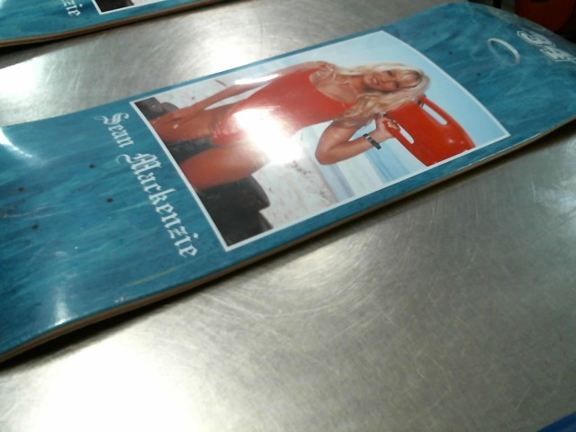 Skate sans truck neuf ''baywatch''