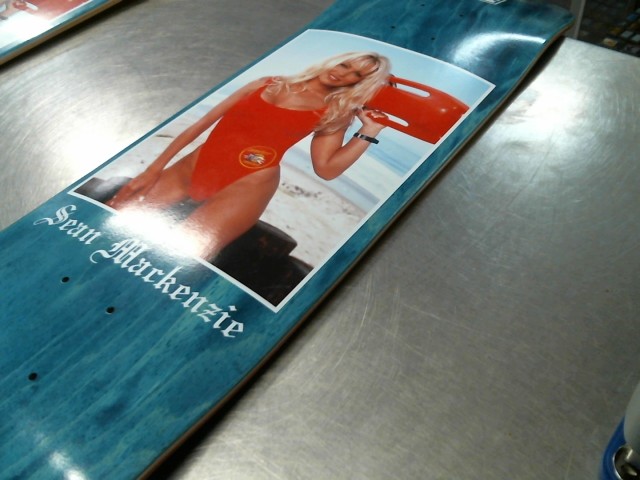 Skate sans truck neuf ''baywatch''