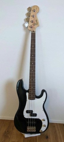 Bass avec gigbag noir