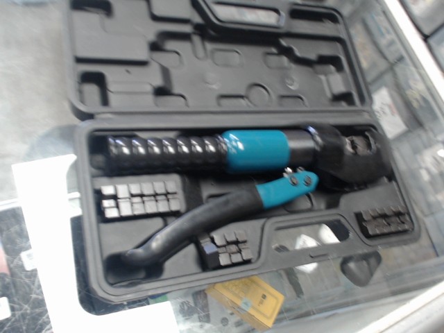 Hydrolic crimping tool