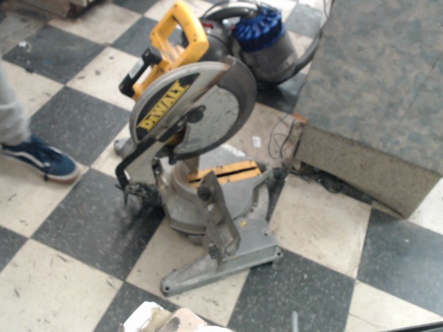 Dewalt d705-04 12 inch compound mitre sa