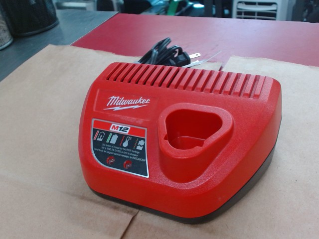 Chargeur m12 milwaukee