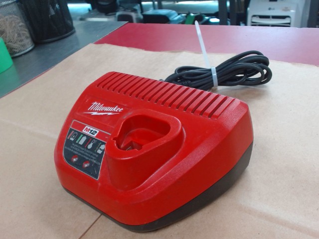 Charger milwaukee m12