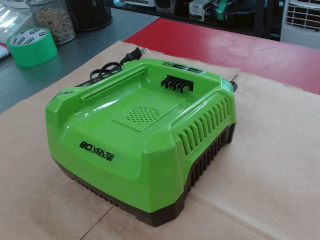 Chargeur rapide greenwork 80v