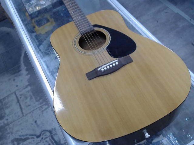 Guitare acoustique no case