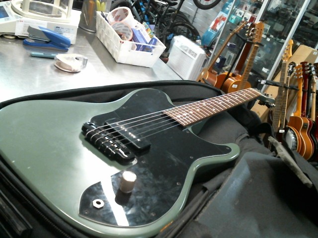 Guitar electriques verte modifier