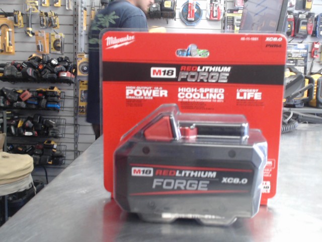 Milwaukee 8.0ah forge new / neuf