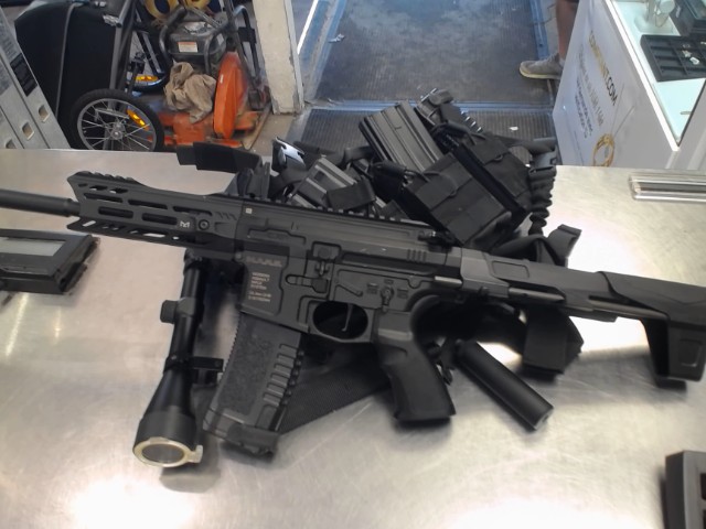 Rifle airsoft avec supressor