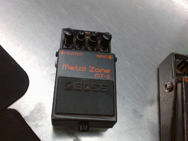 Boss metal zon emt-2