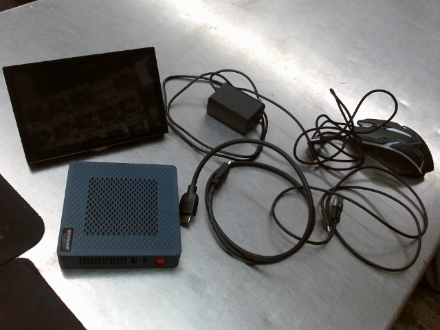 Mini pc avec petit ecran ag40