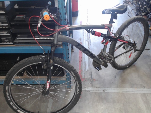 Velo montagne double suspension