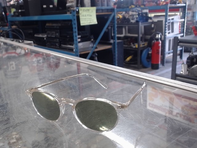 Paire de lunette de soleil