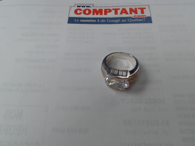 Bague en argent avec pierre