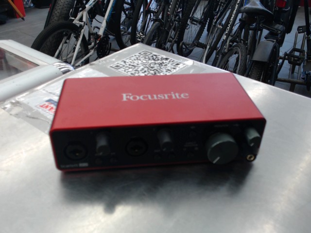 Carte de son scarlett 2i2 3e gen