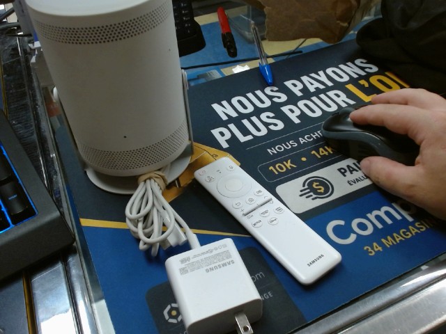 Projecteur avec manette et alim