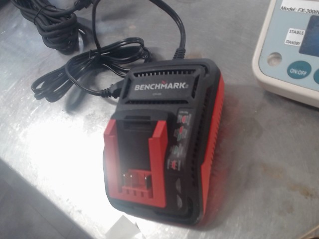 Lot de batt+chargeur+lame