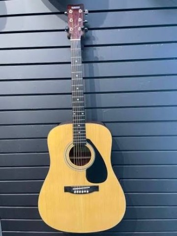 Guitare yamaha sans case