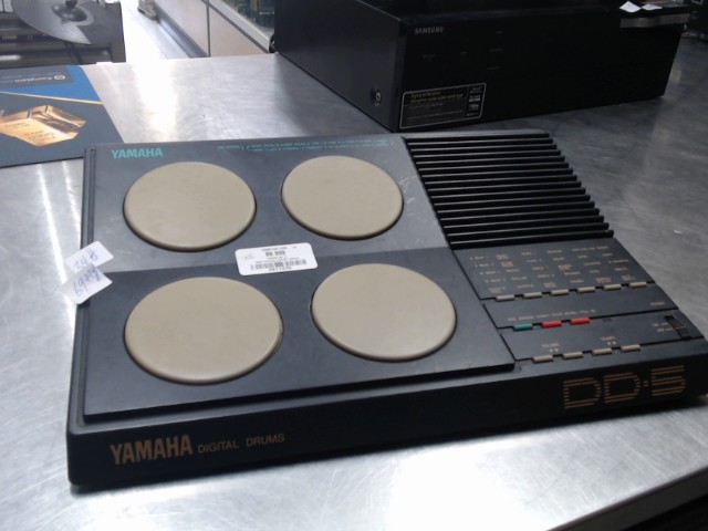 Drum machine vintage yamaha + power