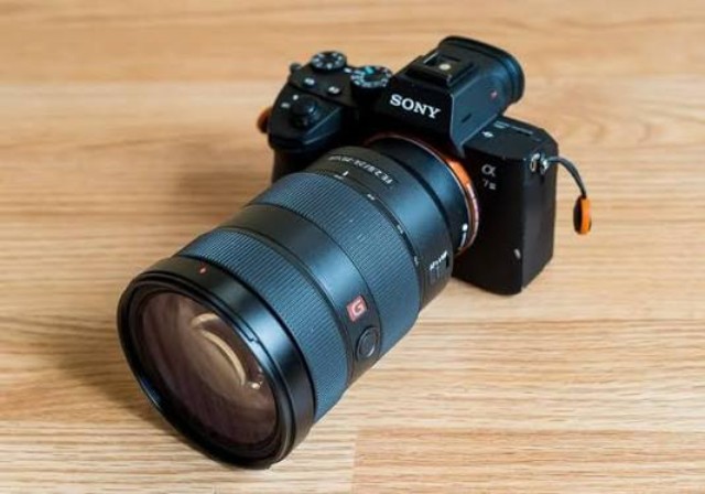 With f2.8gm ii fe 24-70mm lens